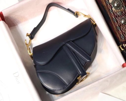 DIOR Saddle Shoulder Bag. Original Quality Bag. Authentic Style. Genuine Calf Leather. Metal Hardware. Authentic Packaging. Original Quality Dust Bag. | CRIS&COCO |