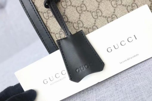 GUCCI Padlock Small GG Shoulder Bag. Authentic Quality Bag with literature, gift box, dust bag and authenticity card. A structured shoulder bag in GG Supreme canvas with a strap that secures with a key lock closure pulled straight from the archives. The key is placed in a detachable leather key case. | CRIS&COCO High-End Designer Bags and Luxury Accessories