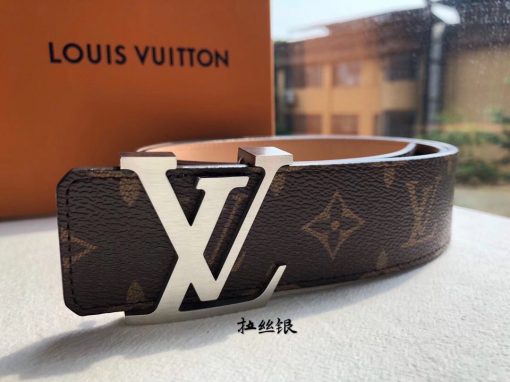 LV Initiales Belt 40 mm. Original Quality Belt including gift box, care book, dust bag, authenticity card. This LV Initiales 40mm Reversible Belt combines plain calf leather with the House’s iconic Damier Cobalt canvas to supply a choice of styles. The plain leather side is perfect for business occasions, while the reverse’s Damier or Monogram canvas creates a more urban feel. | CRIS&COCO Authentic Quality Designer Bags and Luxury Accessories