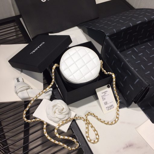 CHANEL Quilted Leather Pearl round Clutch with Chain Cruise 2020. Original Quality Bag including gift box, care book, dust bag, authenticity card. | CRIS&COCO Authentic Quality Designer Bags and Luxury Accessories