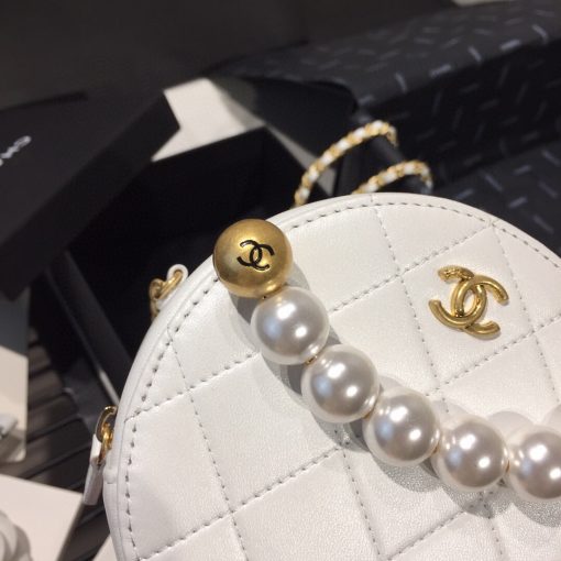 CHANEL Quilted Leather Pearl round Clutch with Chain Cruise 2020. Original Quality Bag including gift box, care book, dust bag, authenticity card. | CRIS&COCO Authentic Quality Designer Bags and Luxury Accessories