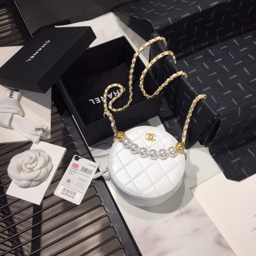 CHANEL Quilted Leather Pearl round Clutch with Chain Cruise 2020. Original Quality Bag including gift box, care book, dust bag, authenticity card. | CRIS&COCO Authentic Quality Designer Bags and Luxury Accessories