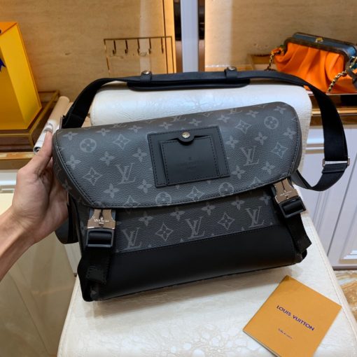 LOUIS VUITTON Messenger PM Voyager