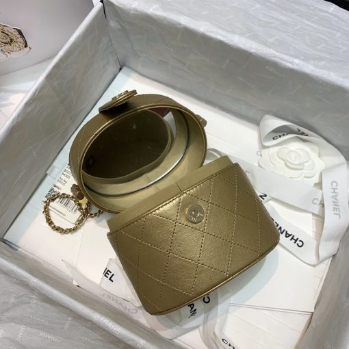 CHANEL Vintage Clutch with Chain. Original Quality Bag including gift box, care book, dust bag, authenticity card. Chanel Clutch with Chain crafted in lambskin & gold-tone metal. Available in two different sizes. | CRIS&COCO Authentic Quality Designer Bags and Luxury Accessories