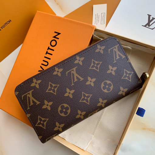 LOUIS VUITTON Zippy Wallet