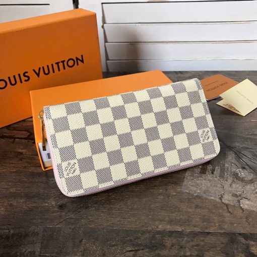 LOUIS VUITTON Zippy Wallet