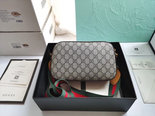 GUCCI Neo Vintage GG Supreme Messenger Bag