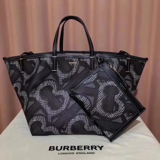 BURBERRY Beach Tote