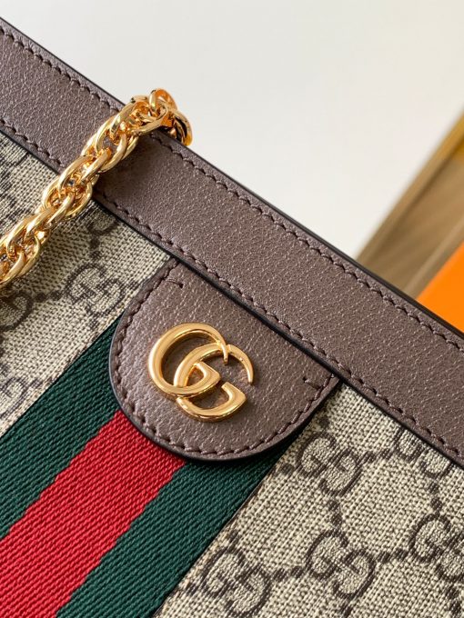 GUCCI Ophidia GG Supreme Chain Strap Shoulder Bag.