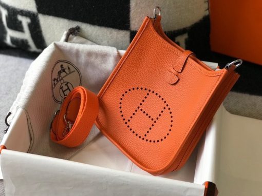 HERMÈS Mini ‘Évelyne’ III 17 Shoulder Bag.