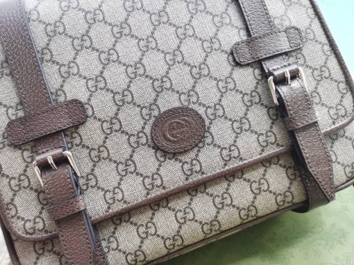 GUCCI GG Supreme Messenger Bag.