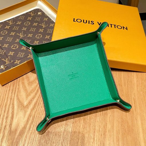 LOUIS VUITTON Monogram Change Tray.