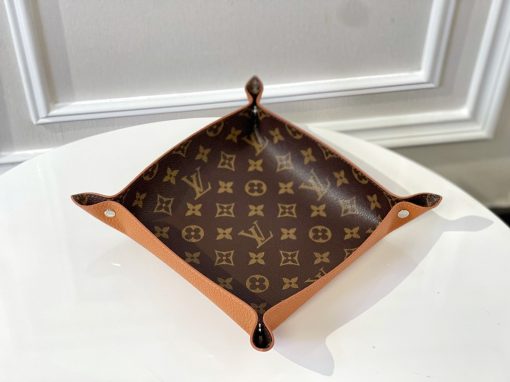 LOUIS VUITTON Monogram Change Tray.