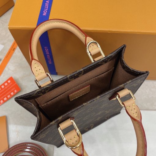 LOUIS VUITTON Petit Sac Plat.