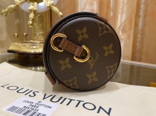 LOUIS VUITTON Papillon Trunk.