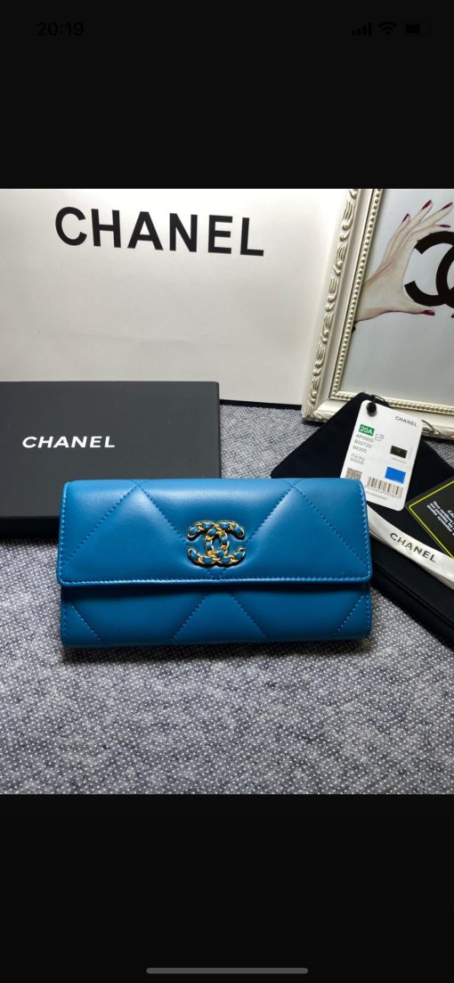 CHANEL 19 Long Flap Wallet.