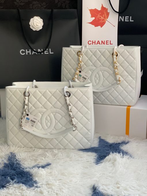 CHANEL Grand Shopping Tote (GST).