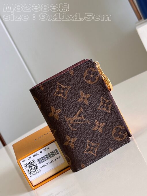 LOUIS VUITTON Lisa Wallet: Elevate Your Everyday with Effortless Elegance. The Lisa wallet showcases an exquisite blend of Monogram canvas adorned with a vibrant leather lining, making it a true testament to luxury and style. Designed with convenience in mind, this compact wallet effortlessly nestles into even the tiniest of bags or clutches, rendering it both practical and chic. What sets this wallet apart is its thoughtfully crafted gusseted coin pocket, embellished with the iconic LV Circle charm on the zipper pull. Delving further within, you’ll discover a well-appointed interior featuring a spacious bill compartment, two versatile flat pockets, and four impeccably designed card slots. It’s not just a wallet; it’s a testament to the artistry of fashion and functionality.