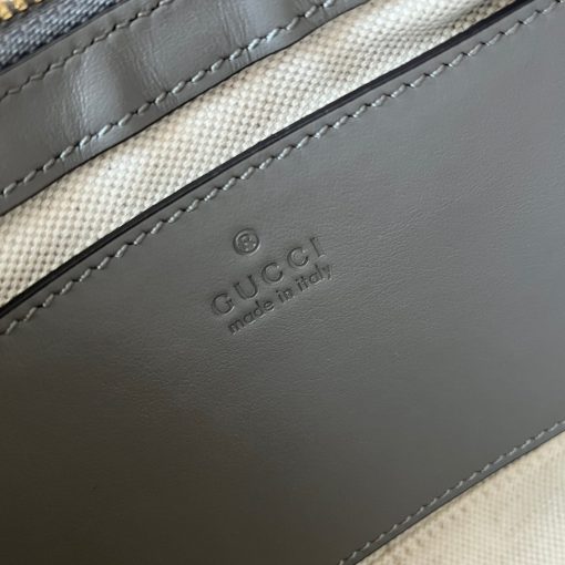 GUCCI GG Matelassé Handbag. Authentic quality luxury bag crafted in genuine leather comes with authenticity card, dust bag and gift bag. Indulge in the softness, embrace the elegance. Matelassé leather, known for its luxuriously soft texture, is a distinctive material that defines the House's identity. This exquisite leather bag showcases the iconic textured GG motif, seamlessly integrating the brand's logo into the design. The front is adorned with the elegant Double G hardware, further enhancing the overall aesthetic.