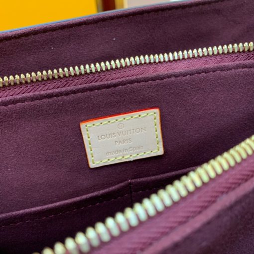 LOUIS VUITTON Soufflot. High-end quality bag including gift box, literature, dust bag, authenticity card. Made from Monogram canvas and featuring two lateral leather bands inspired by the iconic Keepall, the new Soufflot MM has a spacious, well-organized interior. It can be carried by hand and on the elbow with its articulated leather top handles, or on the shoulder, thanks to its removable and adjustable shoulder strap.