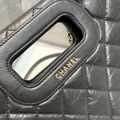 CHANEL Flap Bag with Charms. Authentic quality luxury bag crafted in genuine leather comes with authenticity card, dust bag and gift bag. Unveiling the Perfect Blend: Effortless Style meets Punk Chic. We are incredibly fond of the square-shaped design that includes a conveniently built-in handle, perfect for hand-carrying. The bag is adorned with charming accents that exude a dazzling Punk vibe. At the heart of it all, you'll find the iconic CC logo, beautifully placed, while the addition of a woven leather chain strap allows for a stylish and comfortable shoulder carry.