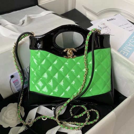 CHANEL 31 Shoulder Bag. Authentic quality luxury bag crafted in genuine leather comes with authenticity card, dust bag and gift bag. Elevate your style with versatility and elegance. Chanel's latest accessory launch for Fall, the Chanel 31, is both stylish and versatile. The name pays homage to Chanel's iconic address at 31 rue Cambon, while also cleverly playing on the French phrase "se mettre sur son 31" meaning to get dressed up. This bag stole the show at the recent F/W '18 show in Paris, as models clutched it, slung it across their bodies, and gripped it under their arms. The variety of ways to carry the bag demonstrates its extraordinary versatility.