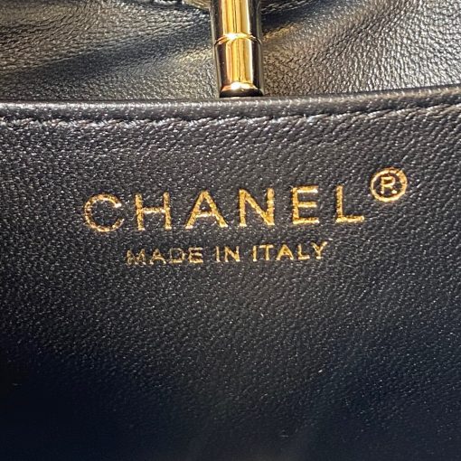 CHANEL 31 Shoulder Bag. Authentic quality luxury bag crafted in genuine leather comes with authenticity card, dust bag and gift bag. Elevate your style with versatility and elegance. Chanel's latest accessory launch for Fall, the Chanel 31, is both stylish and versatile. The name pays homage to Chanel's iconic address at 31 rue Cambon, while also cleverly playing on the French phrase "se mettre sur son 31" meaning to get dressed up. This bag stole the show at the recent F/W '18 show in Paris, as models clutched it, slung it across their bodies, and gripped it under their arms. The variety of ways to carry the bag demonstrates its extraordinary versatility.
