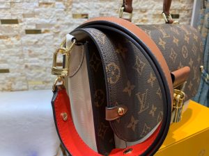 LOUIS VUITTON Vaugirard Messenger Bag. Authentic quality luxury bag crafted in genuine leather comes with authenticity card, dust bag and gift bag. Elevate your style with Vaugirard: Where Parisian allure meets impeccable design. Taking inspiration from a charming street in Paris, LOUIS VUITTON has once again exceeded expectations. The name itself is captivating, but the bag truly embodies beauty. Packed with functionality, adaptability, and ingenious design, the Vaugirard proves to be the ultimate companion that can accompany you anywhere. Crafted in the iconic Monogram canvas, this messenger-style masterpiece showcases a tasteful blend of supple leather in contrasting textures, effortlessly achieving an elegant yet relaxed appearance. Boasting a top Toron handle and a removable smart strap, the Vaugirard effortlessly adapts to various fashionable carrying styles, making it a versatile choice amidst contemporary trends. - KRIS + KIKO LOUIS VUITTON Vaugirard Messenger Bag. Original Quality Bag including gift box, literature, dust bag, authenticity card. Named after a unique street in Paris, Louis Vuitton has done it again. The name is pretty, but the bag is beautiful too. Compact, versatile and cleverly designed, the Vaugirard is an ideal go-everywhere bag. This messenger-style model in Monogram canvas features a combination of smooth and grained colored leather, for a look that is polished yet casual. With its top Toron handle and removable smart strap, the Vaugirard lends itself to a variety of on-trend carries.