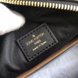 LOUIS VUITTON Saintonge Monogram Canvas Crossbody Bag. Authentic quality luxury bag crafted in genuine leather comes with authenticity card, dust bag and gift bag. Unleash Your Youthful Style. The Saintonge, a stylishly compact bag, harmoniously blends the iconic Monogram canvas with smooth calfskin, radiating a youthful energy. Enhanced by the luxurious leather, the design exudes a striking contrast and amplified volume, while the delightful tassels add a playful element. Offering versatility, the bag can be worn elegantly by its top handle or effortlessly transformed into a crossbody or shoulder bag with the included long strap. - KRIS + KIKO LOUIS VUITTON Saintonge Monogram Canvas Crossbody Bag. Original Quality Bag. Authentic calf leather trim and monogram coated canvas. Gold-toned Hardware. LOUIS VUITTON Sales Box and Dust Bag. Booklet, Authenticity Card, Payment Slip. Monogram canvas and smooth calfskin combine in the Saintonge, a compact bag with a youthful vibe. The leather lends contrast and volume to the design, and the tassels are a playful touch. With its top handle and long strap, the bag can be worn with top handle or as crossbody and shoulder bag.