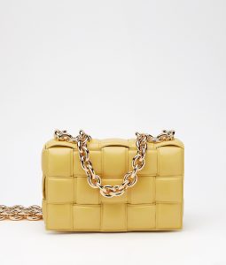 BOTTEGA VENETA The Chain Cassette Shoulder Bag. Authentic quality luxury bag crafted in genuine leather comes with authenticity card, dust bag and gift bag. Elevate Your Style and Essentials, Effortlessly. Are you in need of a fashionable shoulder bag that not only makes a bold style statement but also effortlessly stores all your essentials? Look no further! BOTTEGA VENETA's Cassette bag is the answer you've been searching for. With this remarkable piece, you'll achieve two goals in one - style and functionality perfectly combined. - KRIS + KIKO BOTTEGA VENETA The Chain Cassette Shoulder Bag. Original Quality Bag, including gift box, literature, dust bag, authenticity card. Want a shoulder bag that makes a style statement and holds all your essentials? Call off the search, Bottega Veneta's Cassette will be your new best friend. Two birds, one stone.