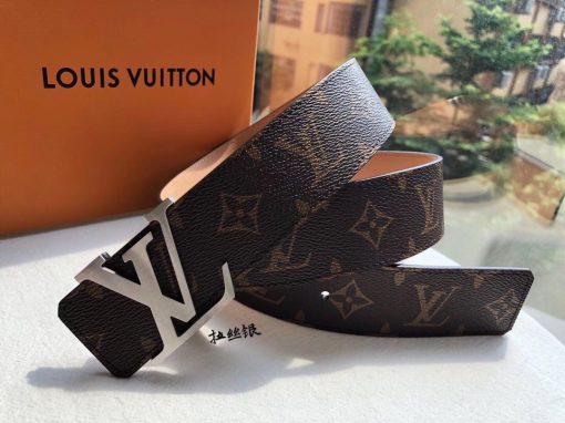 LOUIS VUITTON LV Initiales Belt 40 mm. Authentic quality luxury belt crafted in genuine leather comes with authenticity card, dust bag and gift bag. Unveiling a Striking Dichotomy of Elegance and Urbanity. Adorned with the signature Damier Cobalt canvas, the LV Initiales 40mm Reversible Belt effortlessly blends sophistication with an urban touch by seamlessly merging plain calf leather and iconic House motifs. Flaunting a versatile design, the plain leather side exudes a refined elegance suitable for formal business affairs. On the flip side, the striking Damier or Monogram canvas amplifies the belt's metropolitan allure, making it an ideal choice for a contemporary and fashion-forward look.