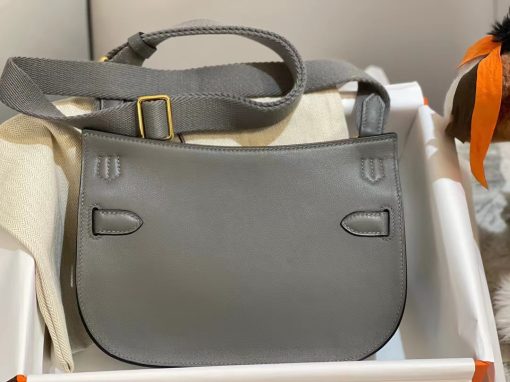 HERMÈS Jypsiere Mini Bag. Authentic quality luxury bag crafted in genuine leather comes with authenticity card, dust bag and gift bag. Embrace Wanderlust with the Jypsière - Where Bohemian Chic Meets Timeless Adventure. The Jypsière, a charming combination of a bohemian saddlebag and a gipsy game-bag, skillfully blends the timeless appeal of a hunting bag with the iconic Birkin style. Featuring convenient pockets and detachable straps, along with its distinctive girths and tabs, this whimsical accessory is perfect for globetrotters who love to let their imagination roam freely.