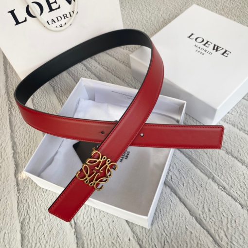 LOEWE Anagram Belt. Original Quality Belt including gift box, care book, dust bag, authenticity card. This belt is crafted in smooth calfskin with a LOEWE Anagram buckle. The label’s now-iconic Anagram – rendered in gleaming golden/silver/black tone metal – takes no lesser pride of place, though. Originally designed in 1970 in homage to the label’s founder and refreshed when Jw Anderson took over the reins, it’s an icon that points to the past and future at once. 