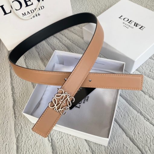 LOEWE Anagram Belt. Original Quality Belt including gift box, care book, dust bag, authenticity card. This belt is crafted in smooth calfskin with a LOEWE Anagram buckle. The label’s now-iconic Anagram – rendered in gleaming golden/silver/black tone metal – takes no lesser pride of place, though. Originally designed in 1970 in homage to the label’s founder and refreshed when Jw Anderson took over the reins, it’s an icon that points to the past and future at once. 