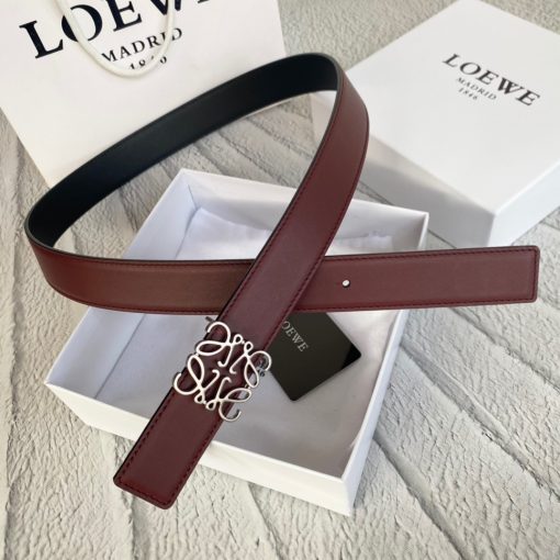 LOEWE Anagram Belt. Original Quality Belt including gift box, care book, dust bag, authenticity card. This belt is crafted in smooth calfskin with a LOEWE Anagram buckle. The label’s now-iconic Anagram – rendered in gleaming golden/silver/black tone metal – takes no lesser pride of place, though. Originally designed in 1970 in homage to the label’s founder and refreshed when Jw Anderson took over the reins, it’s an icon that points to the past and future at once. 