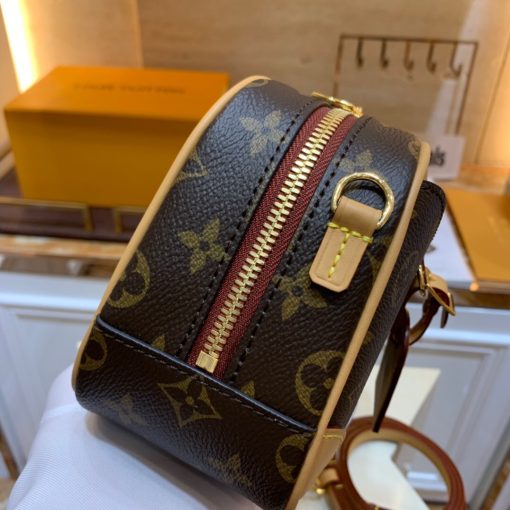 LOUIS VUITTON Deauville Mini Monogram Canvas. Authentic quality luxury bag crafted in genuine leather comes with authenticity card, dust bag and gift bag. Timeless Retro-Chic: Rediscover elegance. Nicolas Ghesquière unveiled the elegant LV Deauville Mini handbag as a captivating iteration of the iconic Deauville bag by LOUIS VUITTON. Crafted in Monogram canvas, this delightful camera bag showcases a blend of nostalgia and sophistication with its natural leather accents. Possessing a compact and lightweight design, it also offers versatility with its adjustable leather strap for effortless shoulder or cross-body carrying.