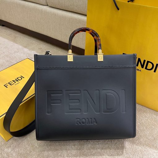 FENDI Sunshine Medium Tote. Original Quality Bag including gift box, care book, dust bag, authenticity card. Equipped with a spacious lined internal compartment, edges in tone on tone leather, and gold-finish hardware. Can be carried by hand or worn on the shoulder thanks to the two handles and detachable shoulder strap.