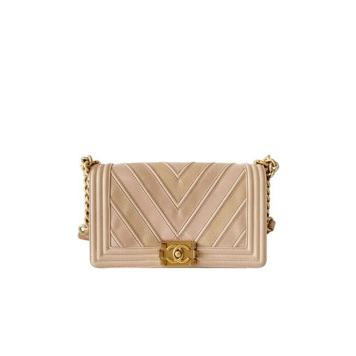 CHANEL Medium Chevron Mix Leather Boy Bag. Original Quality Bag including gift box, care book, dust bag, authenticity card. Chanel introduces a new style for their iconic Boy Bag. For the brand’s Spring/Summer 2016 Collection, this Boy Bag comes in a mix of three different leathers: Calfskin, Suede Calfskin and Grained Calfskin. A handle-chain in gilded metal allowing a carried hand or shoulder. This is a marvelous shoulder bag for day or evening and just the essentials, from Chanel!