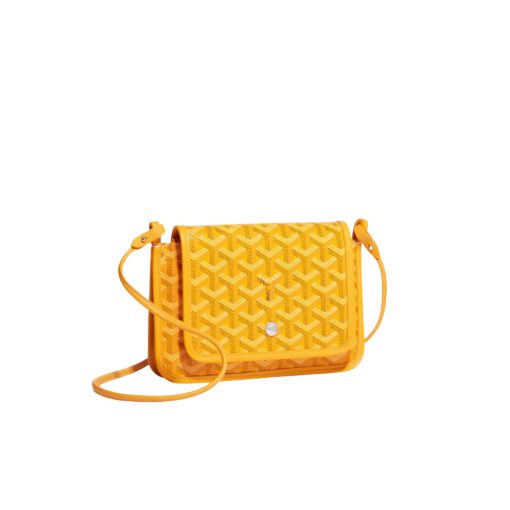 GOYARD Plumet Pocket Wallet. Authentic quality luxury bag crafted in genuine leather comes with authenticity card, dust bag and gift bag. Parisian Elegance Meets Functional Versatility. The Plumet pocket wallet derives its inspiration from the exquisite pocket featured in the Saint Louis bag. Paying a heartfelt tribute to the industrious laborers of Paris's vibrant ports, who skillfully navigated rafts to their destinations along the picturesque banks of the River Seine, this wallet seamlessly blends form and function. Crafted with dedicated compartments for coins, bills, and cards, the Plumet pocket wallet boasts a versatile design. It can be effortlessly worn across the chest, transforming into a chic miniature bag with the convenience of its removable strap. With its three distinct pockets, it gracefully accommodates its contents, adapting with elegance to your everyday needs.