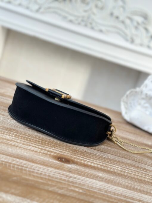 CHLOÉ Marcie Chain Flap Bag. Authentic quality luxury bag crafted in genuine leather comes with authenticity card, dust bag and gift bag. Elevating Iconic Elegance: Marcie Line Redefined. Experience a fresh take on Chloé's iconic Marcie line with this exquisite chain flap bag, meticulously crafted from a captivating blend of nappa lambskin, grained calfskin, and sumptuous suede. The line's signature hardware undergoes a graceful transformation, now adorned with Chloé's engraved jewelry hallmark, adorning the flap with sophistication. An intricately hand-braided top handle pays homage to another hallmark Marcie feature, while a gracefully extended chain strap adds a refined touch. Whether you choose to drape it over your shoulder or wear it cross-body during the day, or opt to detach the strap and carry it by hand for a sophisticated evening ensemble, this flap bag is a versatile masterpiece. Chloé's Marcie bag line effortlessly melds a feminine aesthetic with the free-spirited vibe of the '70s. An equestrian-inspired allure takes center stage, elevated by the allure of gleaming gold-toned hardware, resulting in a distinctly feminine yet timelessly chic look.