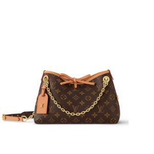 LOUIS VUITTON CarryAll BB. Authentic quality luxury bag crafted in genuine leather comes with authenticity card, dust bag and gift bag. Effortless Elegance, Day to Night – The CarryAll BB Reimagined. The iconic CarryAll BB returns this season with a stylish twist, perfect for transitioning from day to evening. Expertly crafted from the House’s signature Monogram canvas, it’s elevated with a gleaming gold-toned chain adorned with Monogram Flowers. Thoughtful details like the contrasting leather name tag and matching lace closure add a refined touch. Inside, a zipped pocket offers a convenient spot to keep your everyday essentials—like a credit card—close at hand.