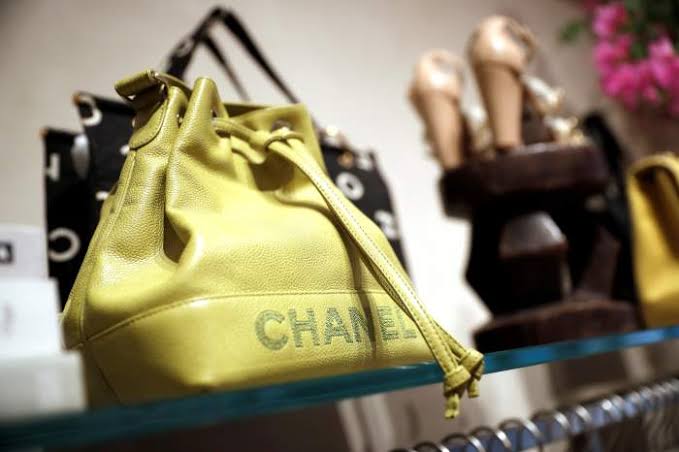 A soft, casual spin on luxury — the Chanel bucket bag blends everyday practicality with iconic style. A soft, casual spin on luxury — the Chanel bucket bag blends everyday practicality with iconic style.